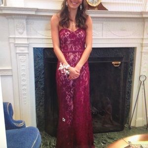 La femme lace evening dress